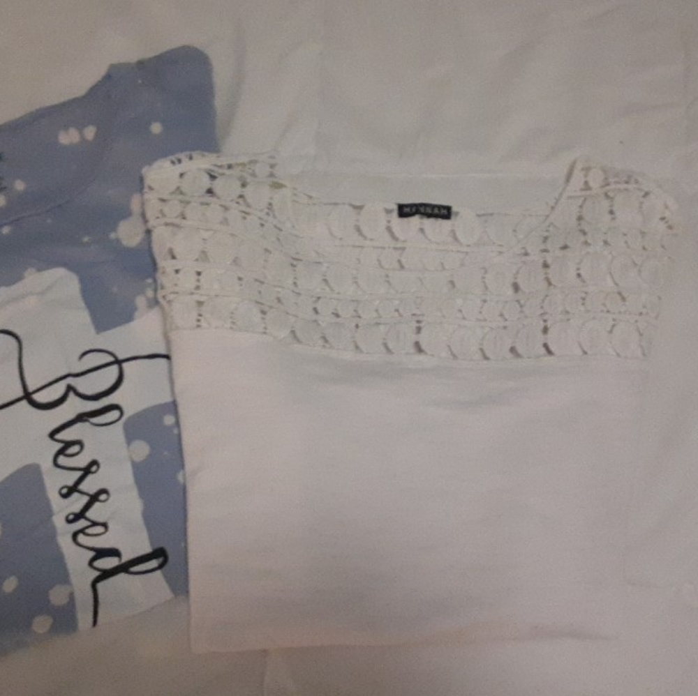 Clothes - Picture 3 of 16